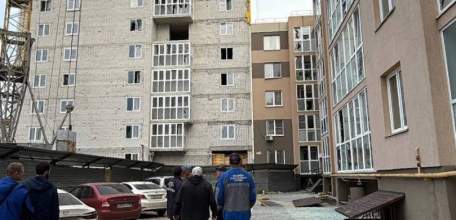 Дрон влетел в Ельце в строящуюся секцию многоэтажного дома!