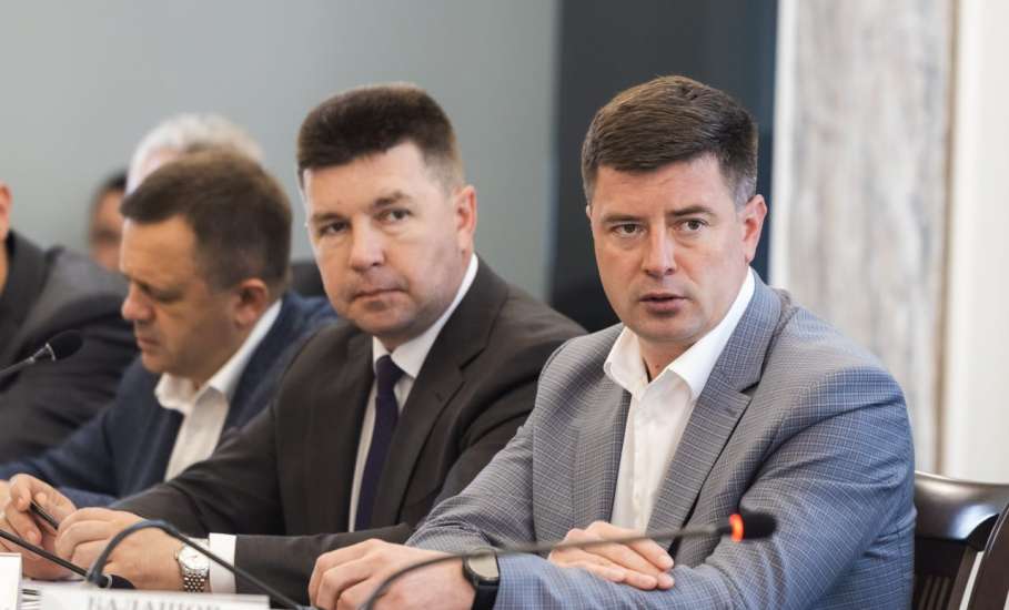 Провёл заседание оперативного штаба, где мы детально проработали меры по ликвидации последствий ночной атаки беспилотников в Липецкой области