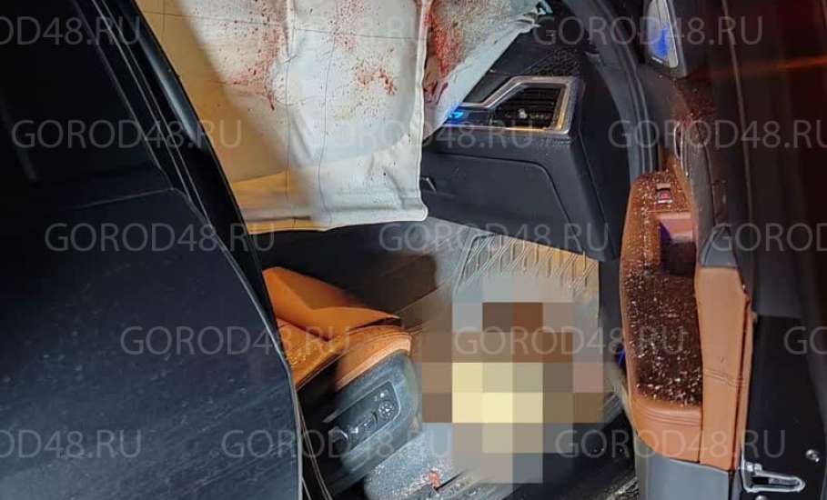 Жуткая в полном смысле этого слова авария произошла на елецкой трассе: 49-летний мужчина попал под «БМВ» и его разорвало на части
