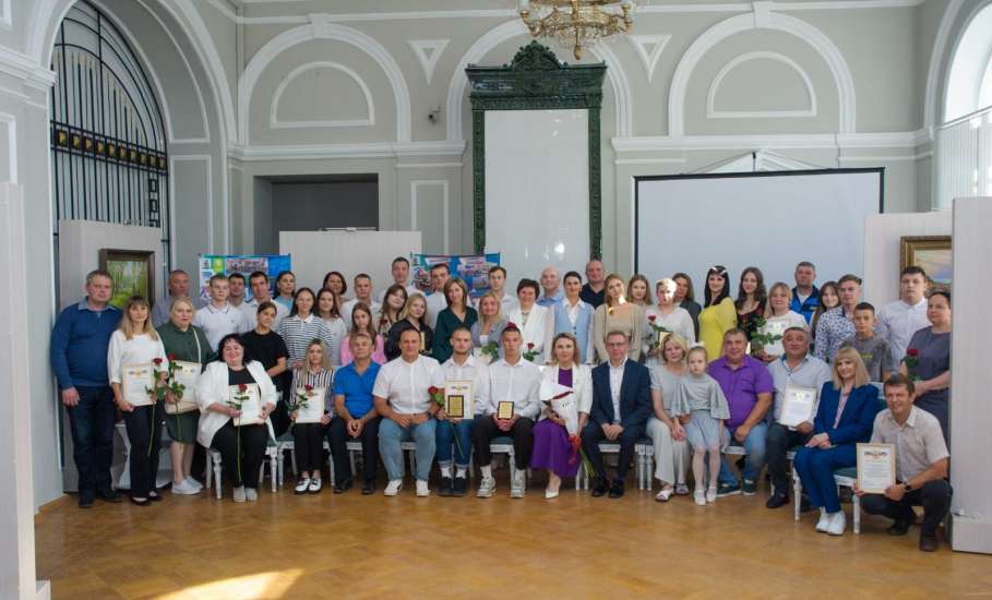 27 июня 2025 г. в музее Боевой Славы города Ельца прошло Торжественное мероприятие МБУДО "Спортивная школа №1" "ВЫПУСКНОЙ 2025"