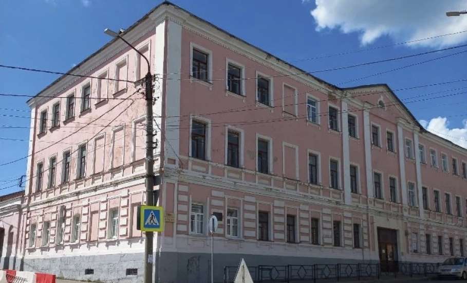 В Ельце частями будут капитально ремонтировать школу со 125-летней историей