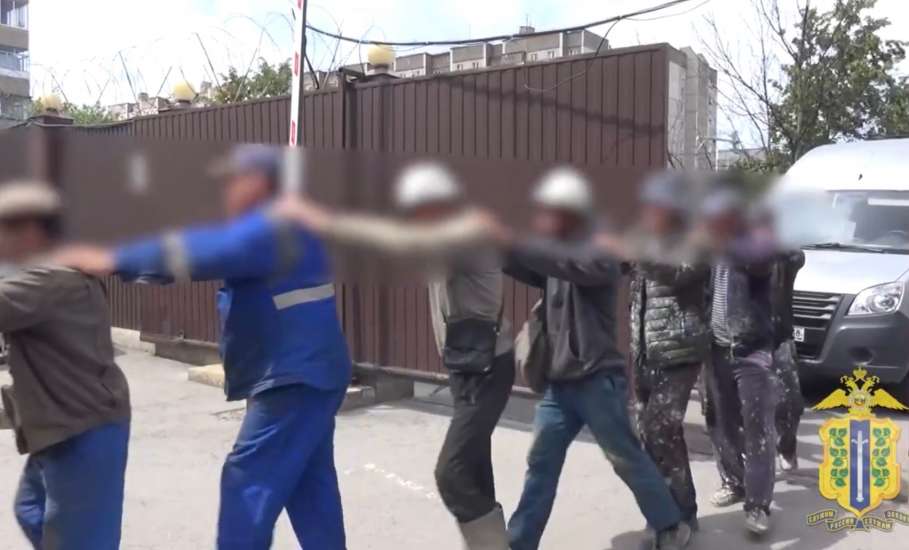 ⚡️17 иностранцам аннулировали вид на жительство в Липецкой области! Чемодан-вокзал