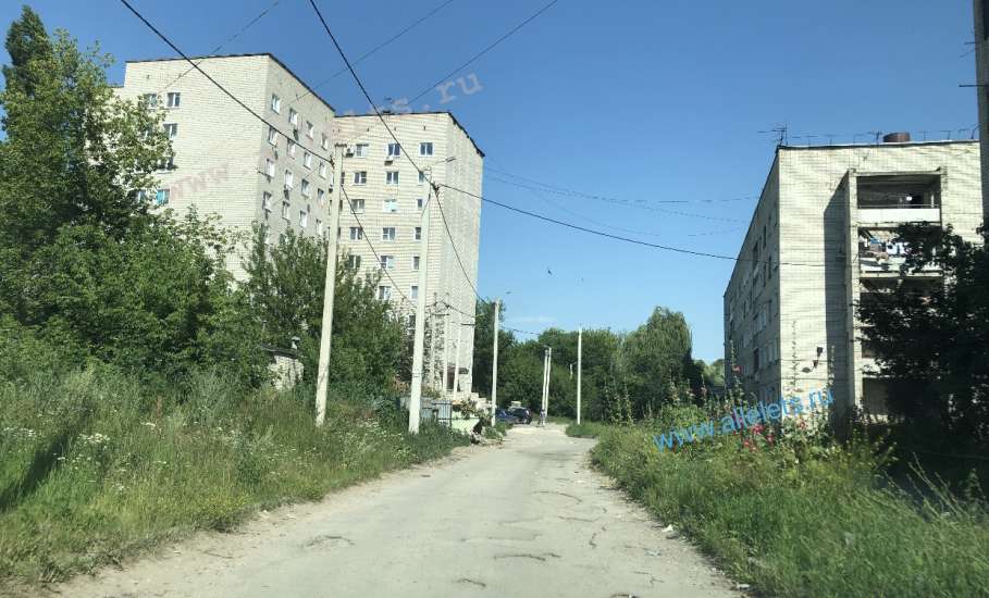 Район ТЭЦ в Ельце: печаль и уныние! Ямы и заросли!