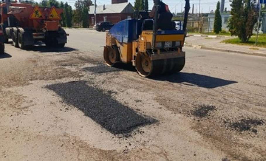 В Ельце продолжается ямочный ремонт дорожного покрытия