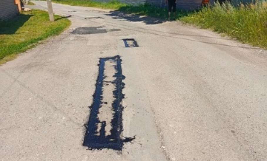 В Ельце продолжается ямочный ремонт дорожного покрытия
