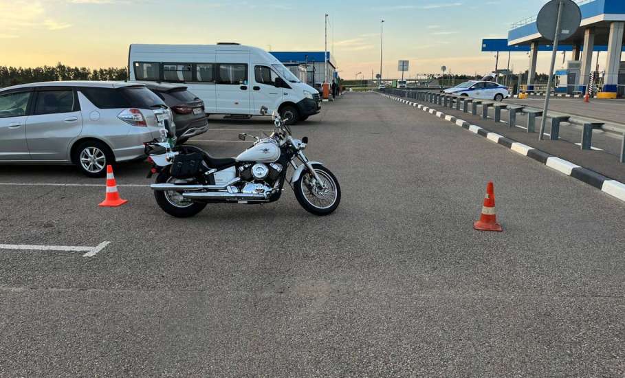 Полицейские Становлянского района устанавливают обстоятельства ДТП, в котором пострадал мотоциклист!