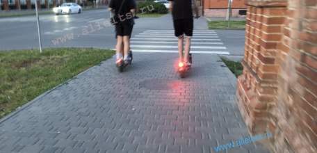 Уже в двух городах России запретили движение на электросамокатах!