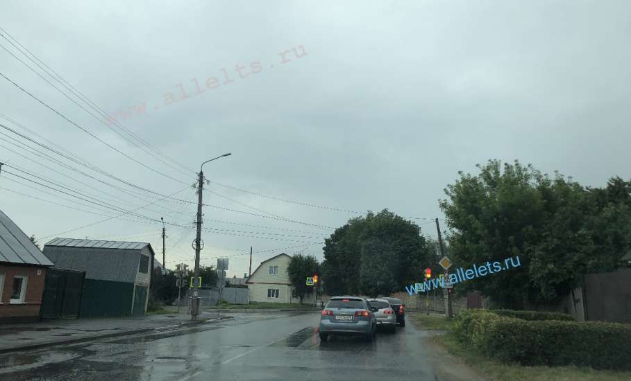 Почему в городе Ельце дороги в ямах, ухабах, провалах и заброшенных дорожных работах?!