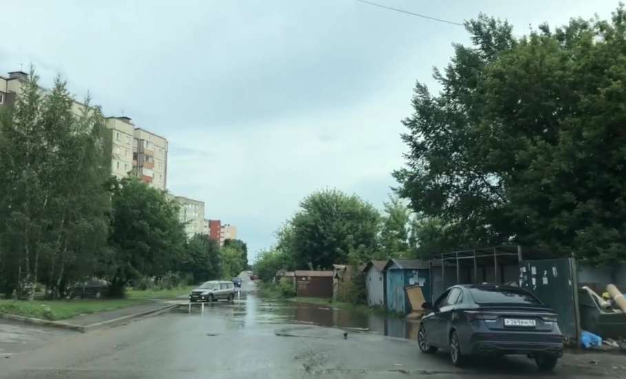 В Ельце затапливает целые участки улиц, а администрация бездействует!