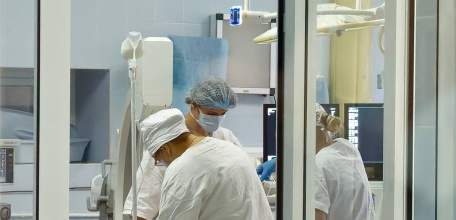 Врачи областной детской больницы спасли полуторагодовалую малышку, которая выпала из окна 3 этажа!