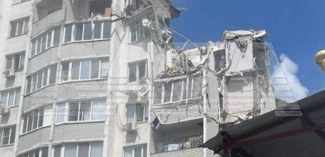 В Саратове часть дома разорвало от взрыва. Предварительно, в доме взорвался газ