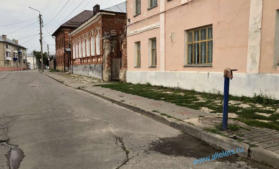 Визитной карточкой города Ельца стали разбитые давным давно порожки в самом центре города!