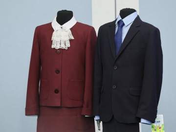 Никакой единой школьной формы — в Минпросвещения опровергли введение одинаковых платьиц и костюмов для детей