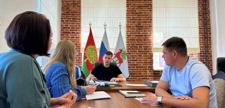 Мэр Ельца провёл важное совещание по вопросам ужасного состояния города!