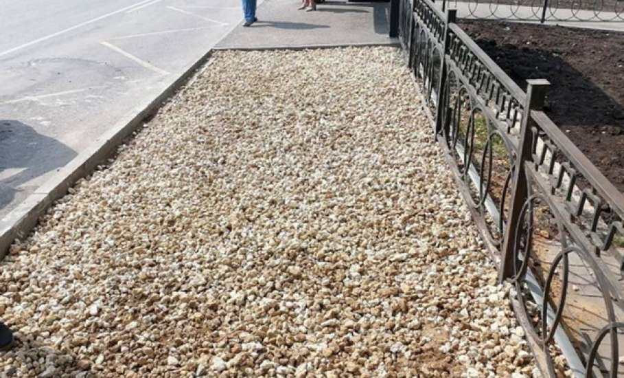В Ельце продолжаются работы по асфальтированию участков дорог и тротуаров