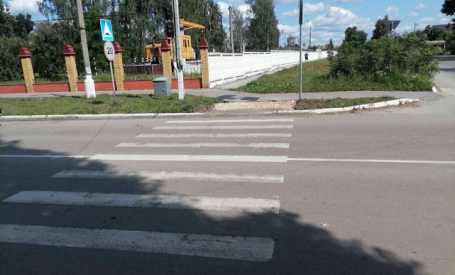 В Ельце продолжаются работы по асфальтированию участков дорог и тротуаров
