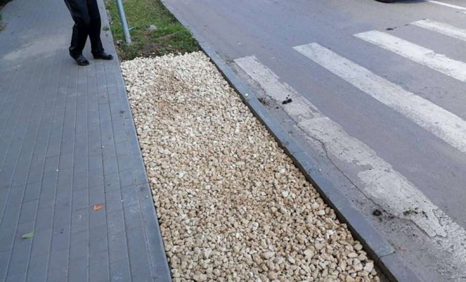 В Ельце продолжаются работы по асфальтированию участков дорог и тротуаров