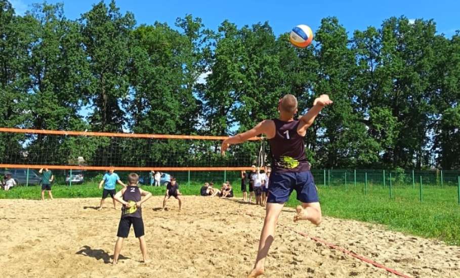 10 августа на пляжном корте поселка Солидарность Елецкого района прошло Первенство города Ельца по пляжному волейболу