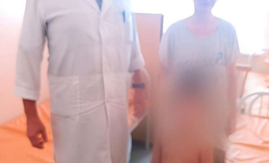 Ожоги борщевиком чуть не стоили жизни 4-летней девочке. Врачи областной детской больницы больше трех недель боролись за ее жизнь!