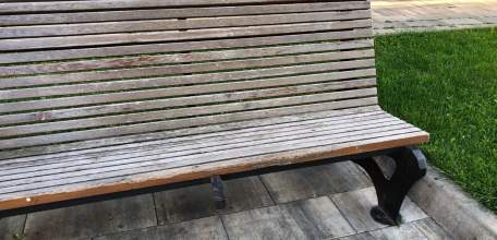 Елецкие вандалы продолжают уничтожать ненавистные лавки!