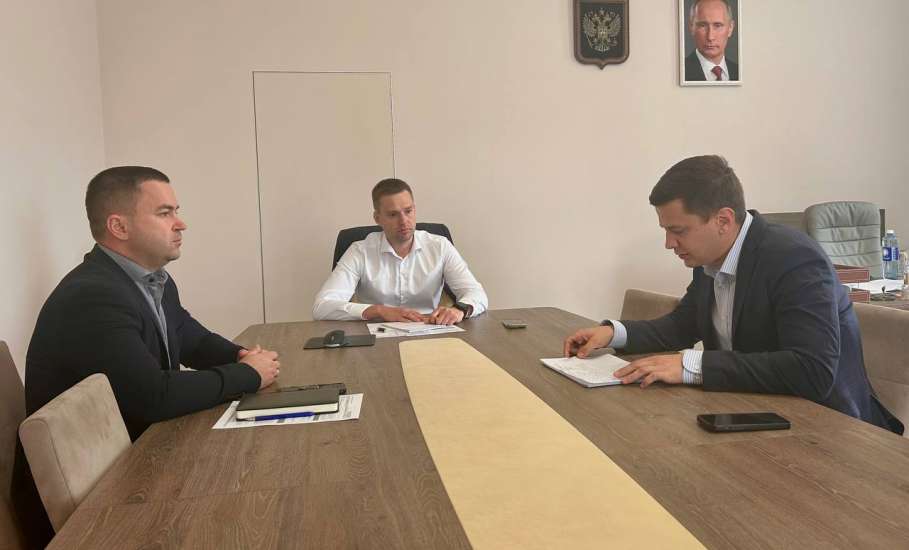 Вячеслав Жабин снова обсуждал проблемы вывоза мусора в Ельце