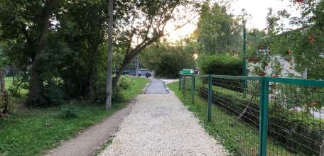 В Ельце приступили к долгожданному асфальтированию тротуара между лицеем №5 и детским садиком!