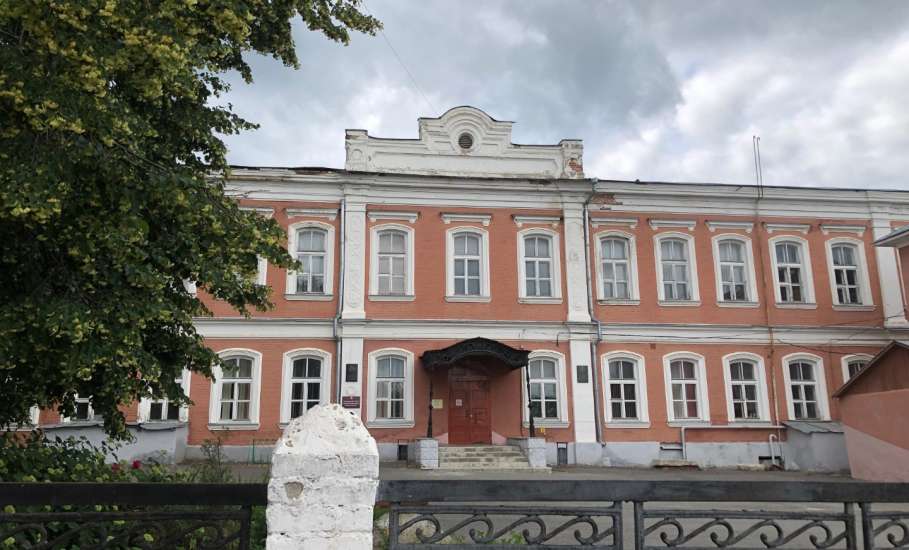 В Госдуму внесли законопроект о бесплатном двухразовом питании всех школьников