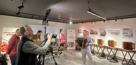 В Ельце дали старт съёмкам фильма о настоящем сокровище — технологии изготовления елецкой рояльной гармоники