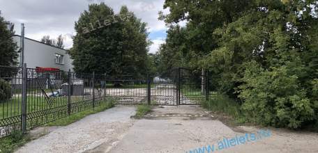 Жители Ельца просят нового главу Ельца открыть незаконно перегороженный дворовый проезд!