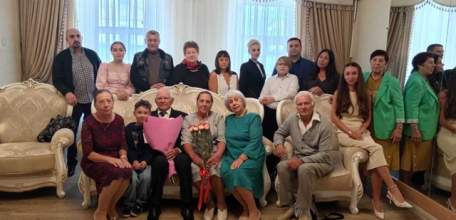 Семья из Ельца отметила бриллиантовую свадьбу!