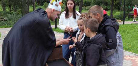 В деревне Казинка состоялся праздник, посвящённый предстоящему Дню знаний для детей-сирот