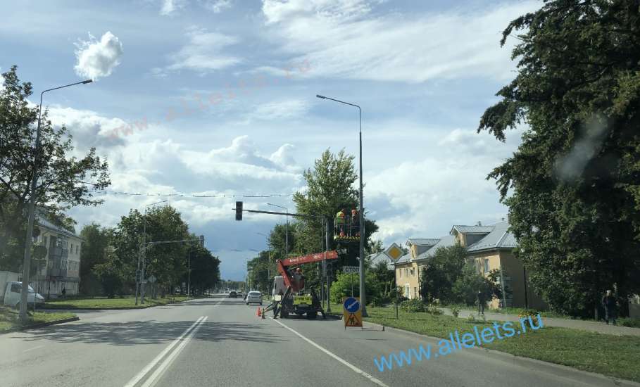 Объявлен красный  уровень "Угроза атаки БПЛА" по Липецкой области. Сирена в Ельце!