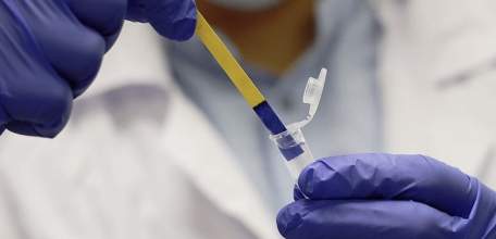 В четырёх пробах молока нашли опасные вещества!