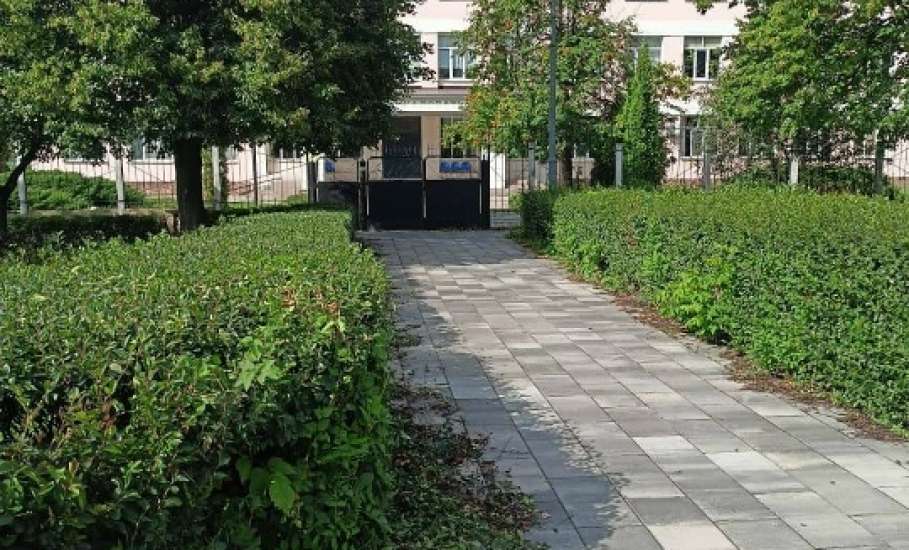 Сотрудники МУП «Елец-Сервис» продолжают работы по благоустройству города