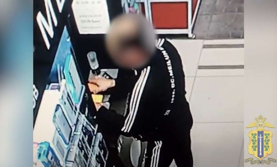 Ельчанин взломал окно и украл из салона связи 12 телефонов, ноутбук и деньги