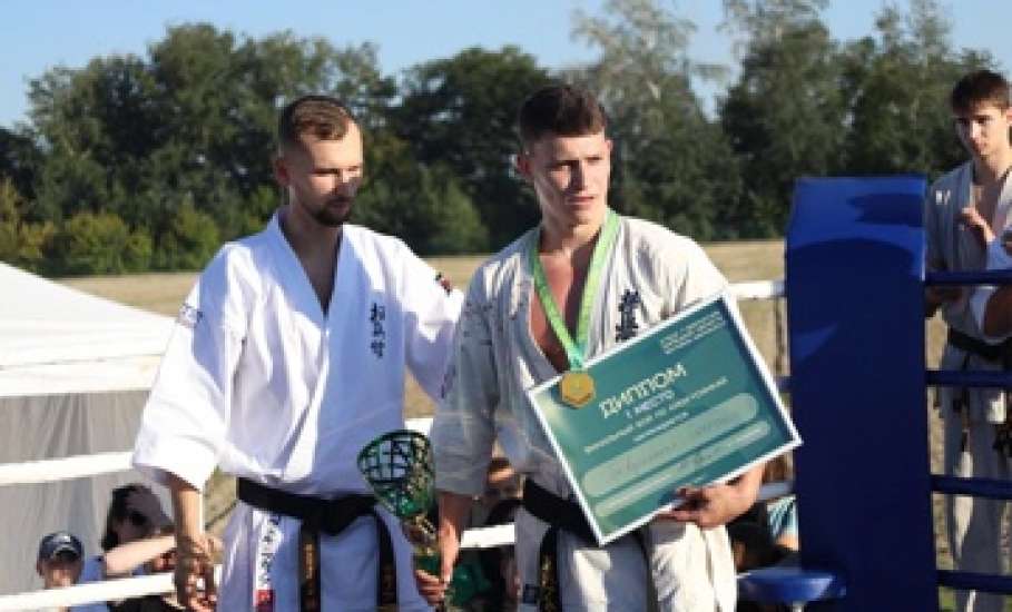 Воспитанник отделения киокусинкай спортивной школы №1 города Ельца, мастер спорта Степан Гавриленко стал победителем гала-боя