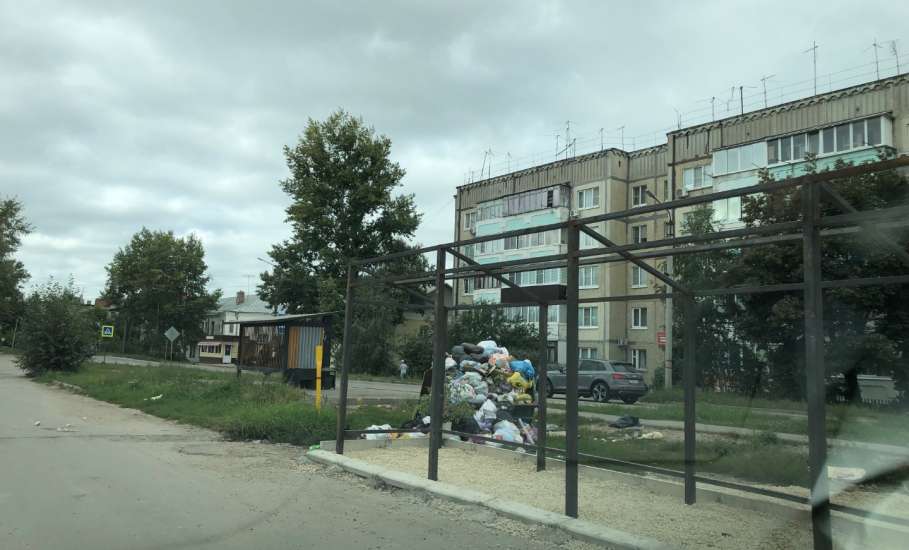 Район Ольшанца в Ельце завален мусором!
