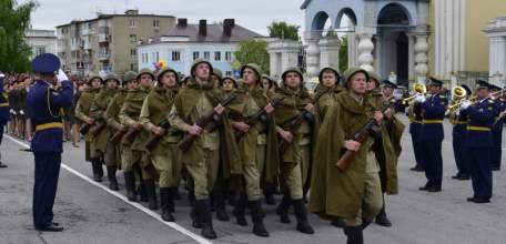 В Ельце прошел Парад Победы