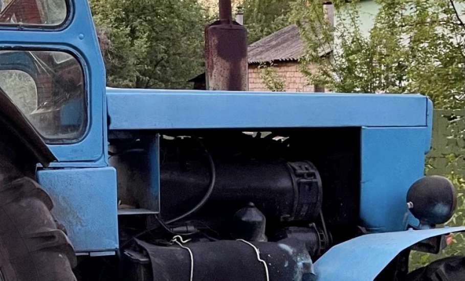 Мужчина выпал из трактора и умер в Становлянском районе!