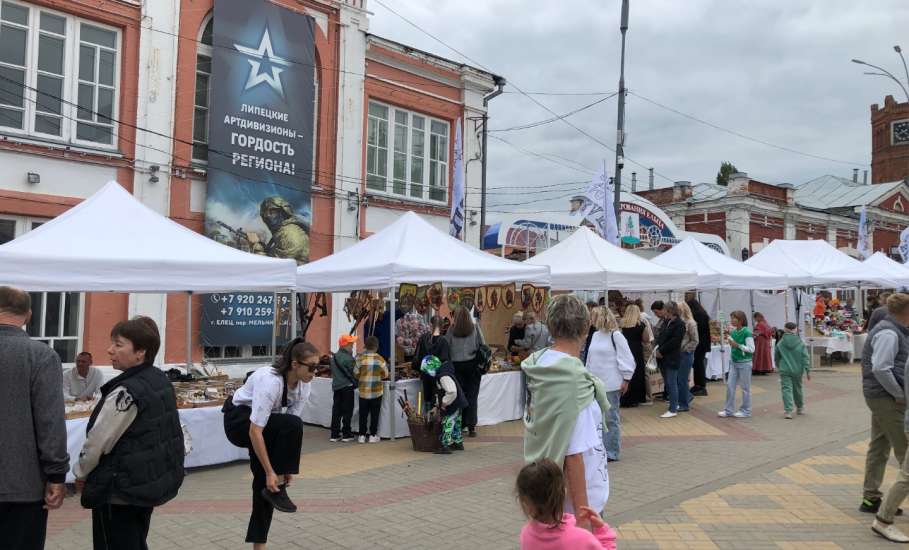 Второй день празднования Дня города в Ельце. Пляски у собора и концерт для пенсионеров!