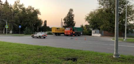 Новая авария в Ельце по улице Коммунаров сейчас. На месте старой!