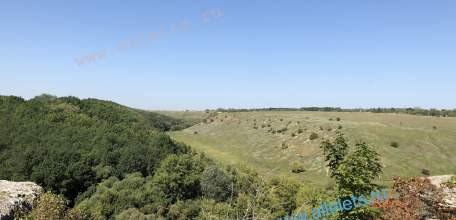 Пока кто-то подозревает деда, что он превращает в свалку окрестности популярного у туристов места, внук рассказывает как любит Воргол