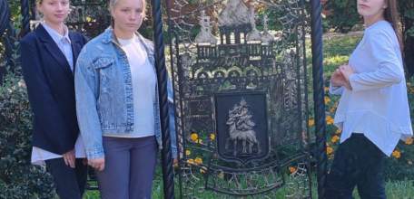 С нового учебного года в МБОУ "Школа №19 г. Ельца" введен новый предмет "Кружевоплетение на коклюшках"