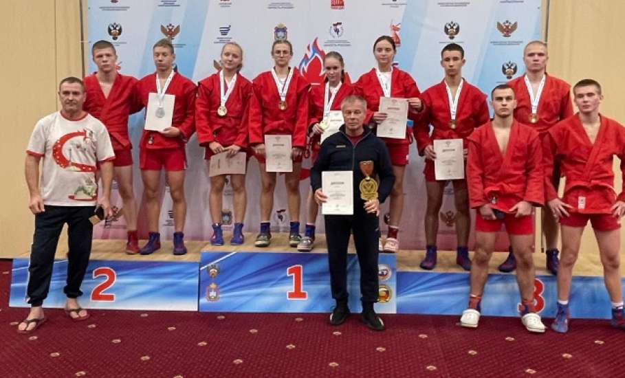 Сборная Липецкой области по самбо заняла третье общекомандное место во Всероссийской летней Гимназиаде 2025