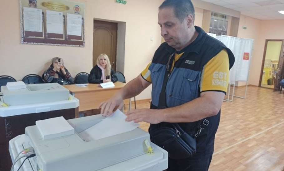 В Ельце идёт второй день голосования по двум одномандатным округам. А что неделю не сделали голосование?