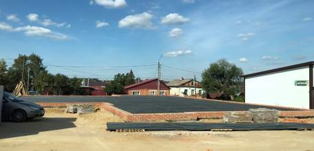 Куда делась целая мусорка у Женского рынка?