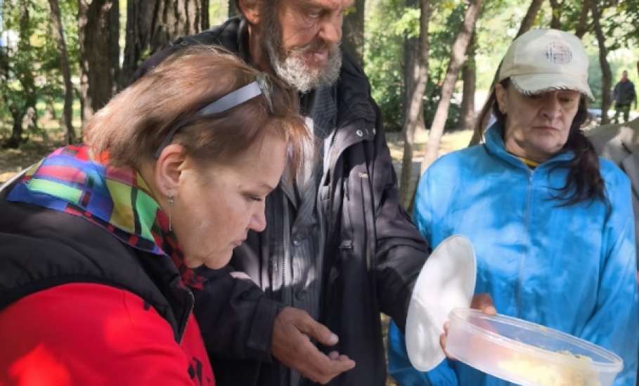 Раздача бесплатной еды началась в Липецке для бедных людей!