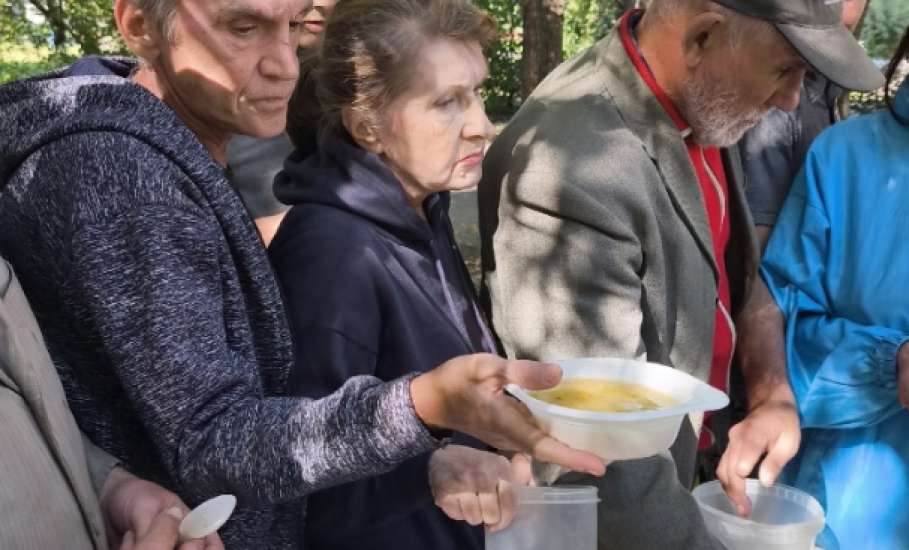 Раздача бесплатной еды началась в Липецке для бедных людей!