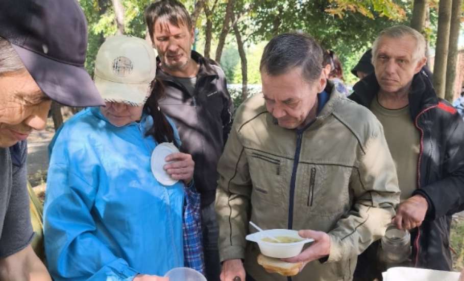 Раздача бесплатной еды началась в Липецке для бедных людей!