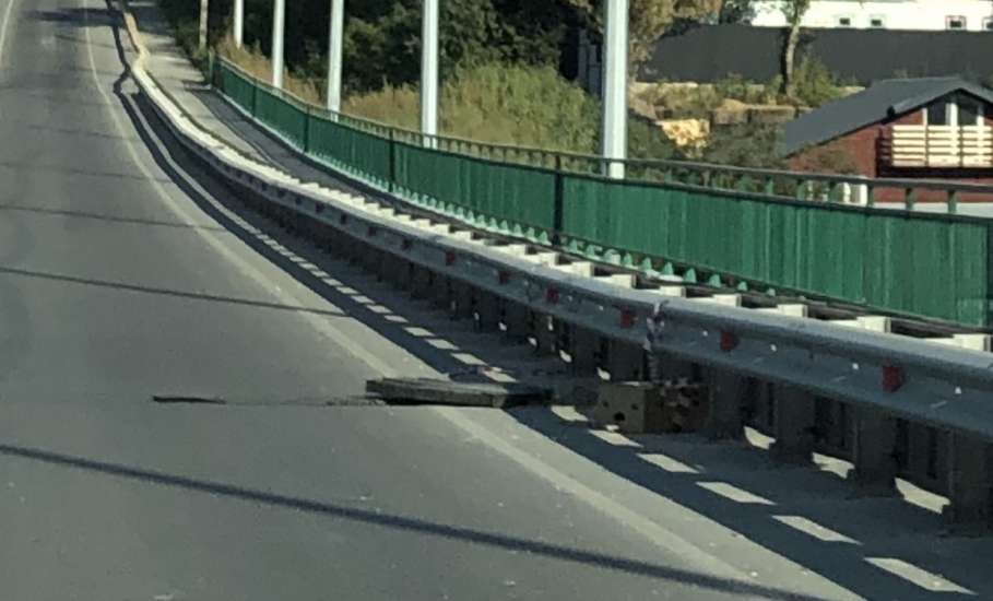 Новый мост в Ельце по улице 9 Декабря пришёл в негодность!